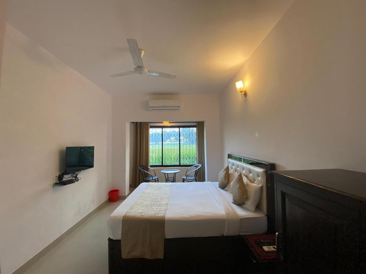 Green Field View Hotel Candolim Kültér fotó
