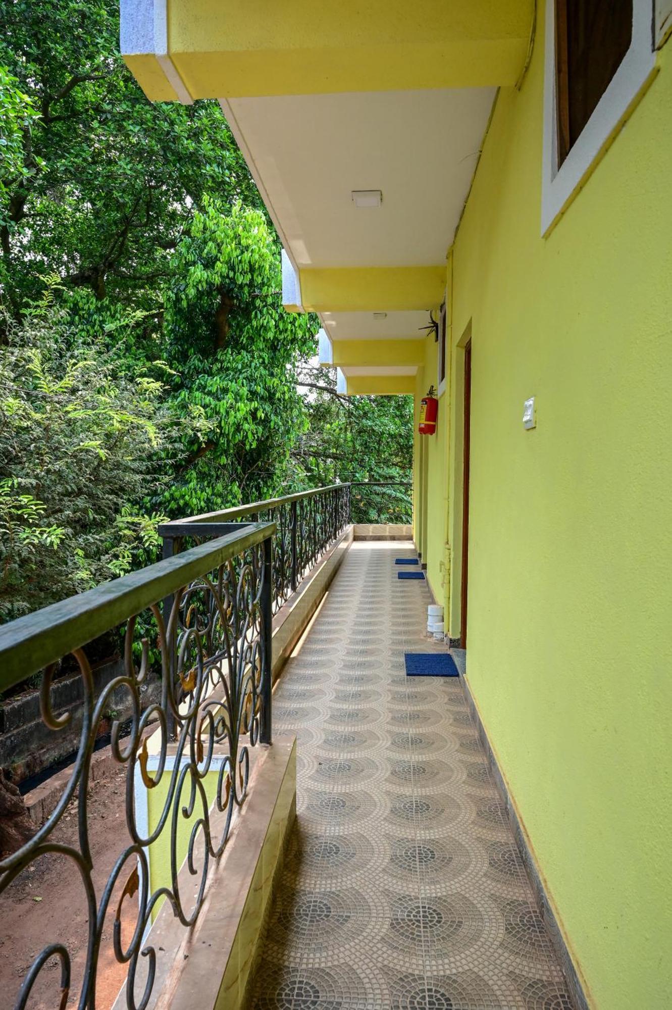 Green Field View Hotel Candolim Kültér fotó