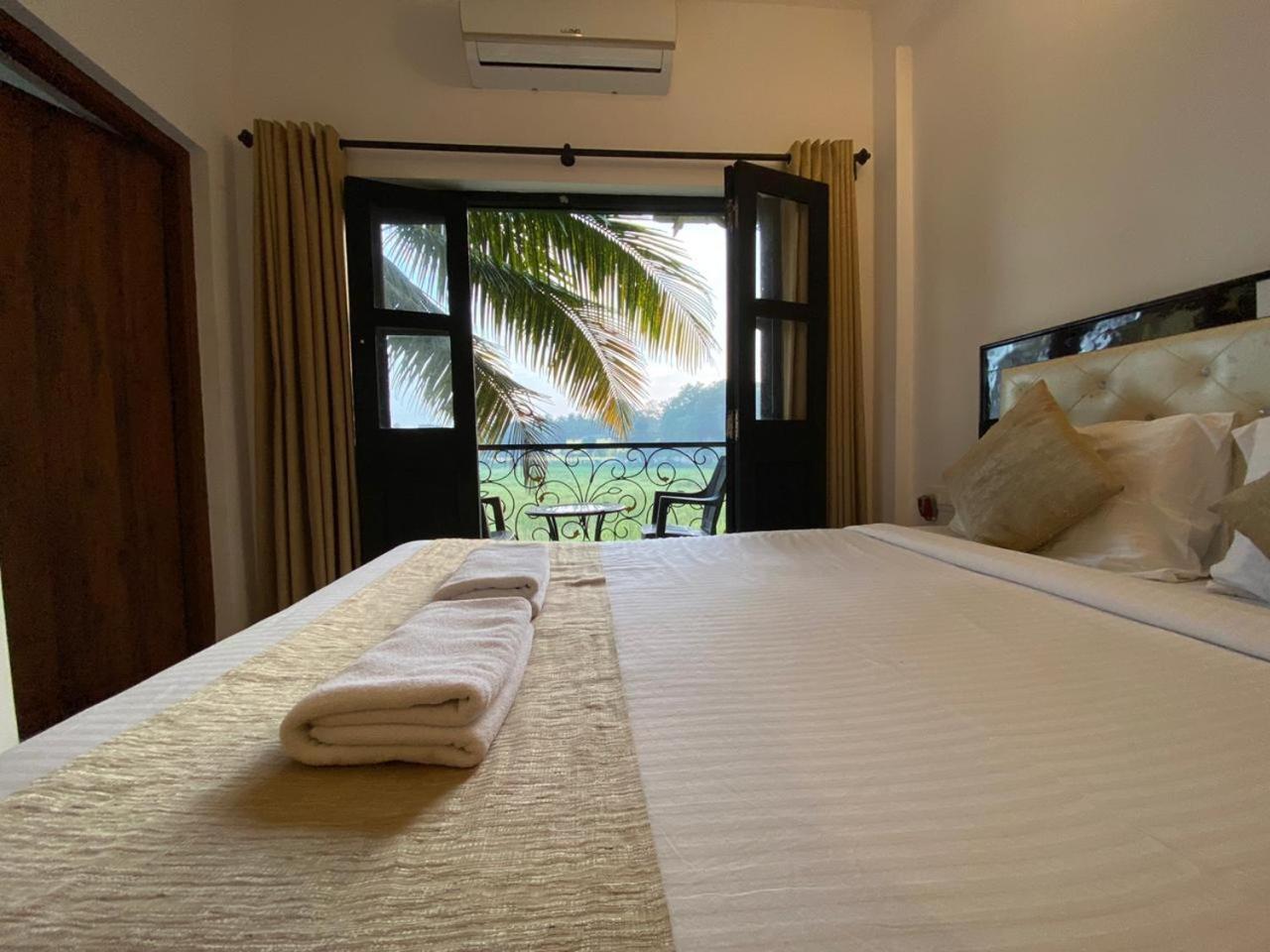 Green Field View Hotel Candolim Kültér fotó